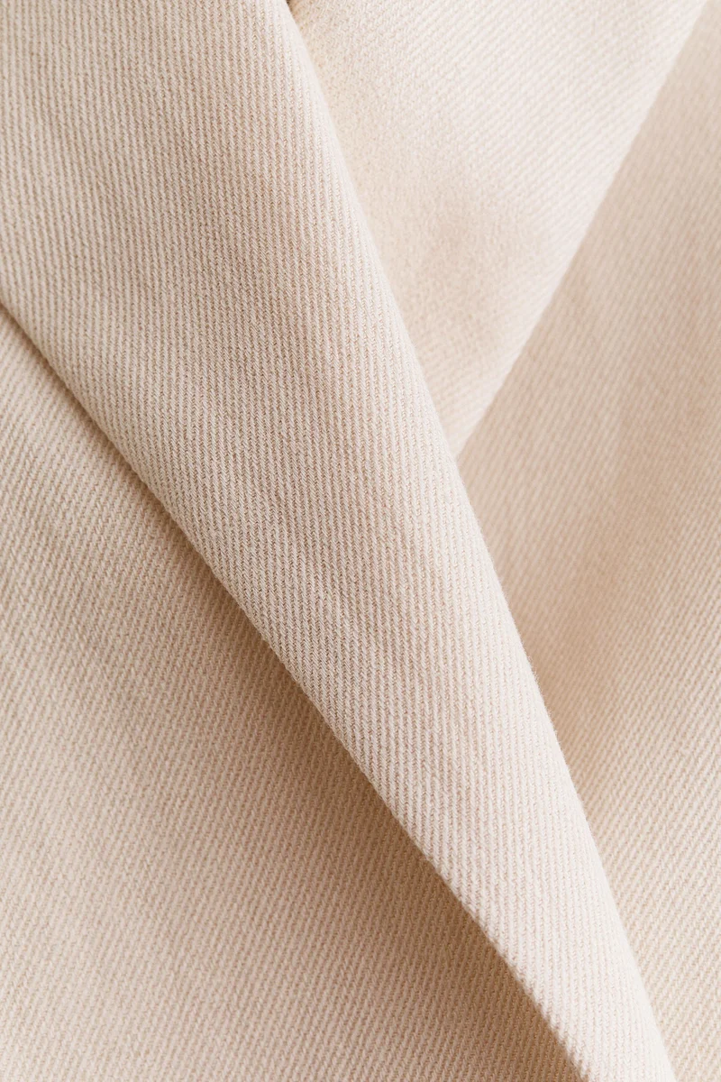 اتش اند ام بليزر بتصميم ملفوف